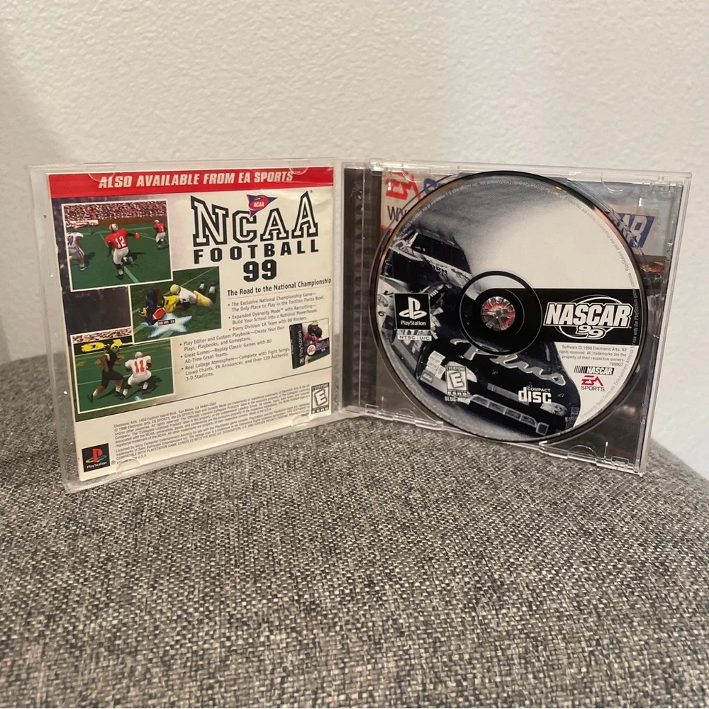 Sony PlayStation PS1 NASCAR 99 -
